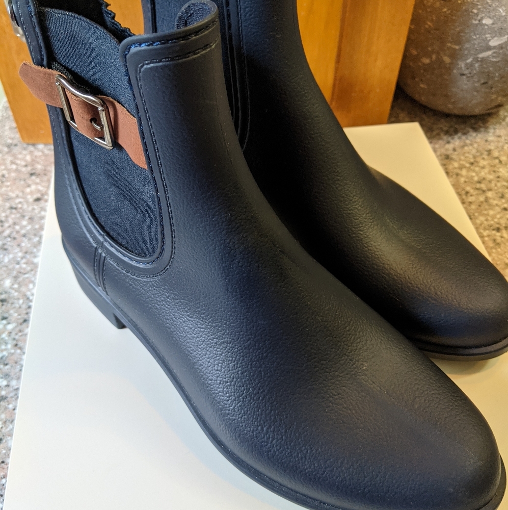 Women's rain boots